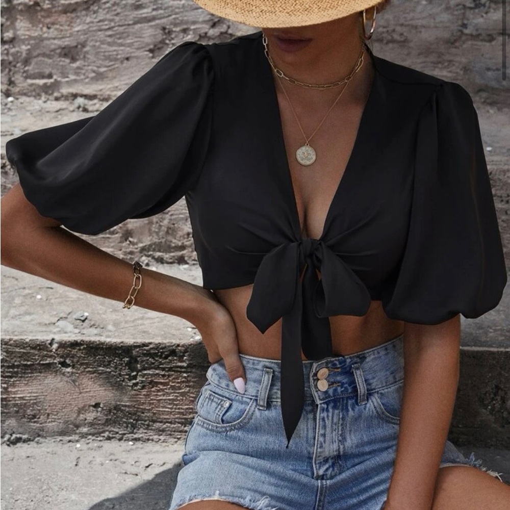 Knot Front Puff Sleeve Crop Top